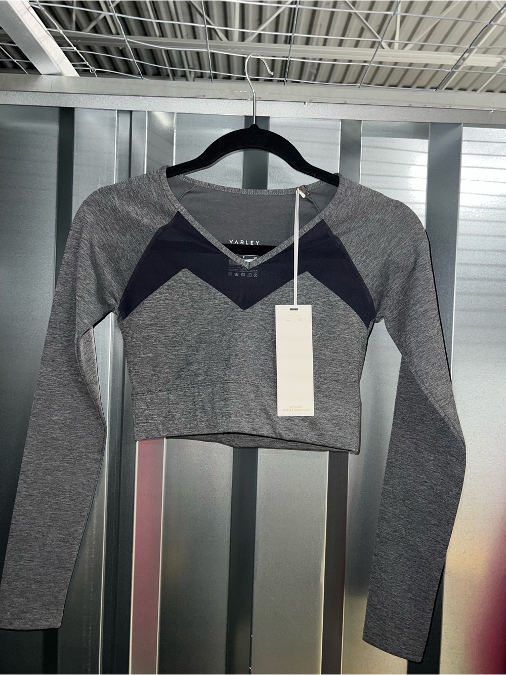 Varley Long Sleeve Crop Top Grey Activewear Gym
Top New With Tags
